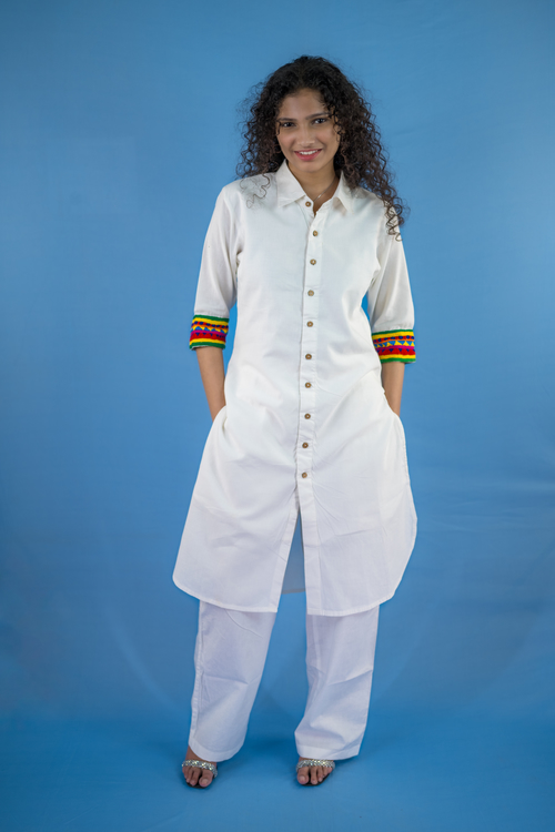 Pure hand-woven cotton tunic front open with wooden button details, 3/4th sleeves, lining and  side slits with stright trouser.